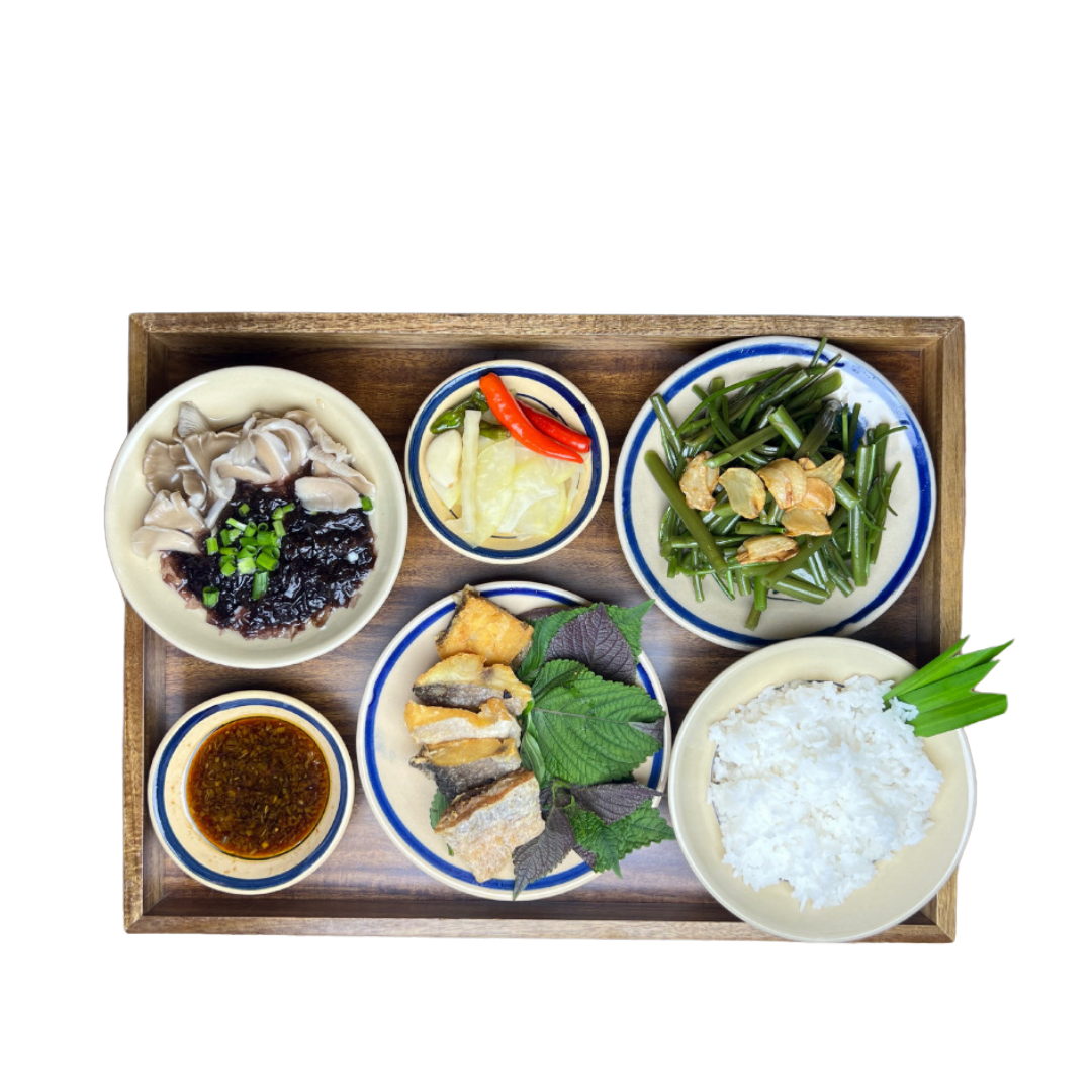KHAY CÁ HÚ KHO tại Cơm Khay Gỗ